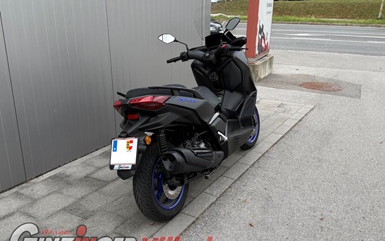 Gebrauchtmotorrad Yamaha XMAX 300 - Bild 6 Gebrauchtmotorrad Yamaha XMAX 300 - Bild 6