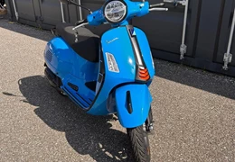 Neumotorrad Vespa GTS 125 Super Sport Neumotorrad Vespa GTS 125 Super Sport