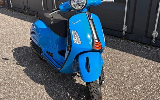 Neufahrzeug Vespa GTS 125 Super Sport - Bild 1 Neufahrzeug Vespa GTS 125 Super Sport - Bild 1