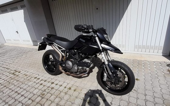 Gebrauchtmotorrad Ducati Hypermotard 796 - Bild 2 Gebrauchtmotorrad Ducati Hypermotard 796 - Bild 2
