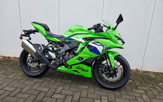 Neufahrzeug Kawasaki Ninja ZX-4RR - Bild 1