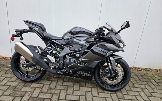 Neufahrzeug Kawasaki Ninja ZX-4RR - Bild 2