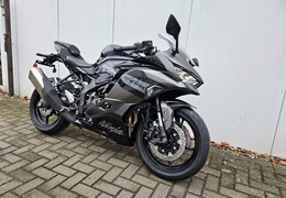 Neumotorrad Kawasaki Ninja ZX-4RR