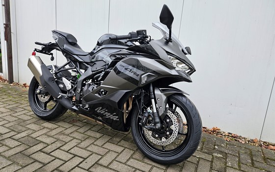 Neufahrzeug Kawasaki Ninja ZX-4RR - Bild 1
