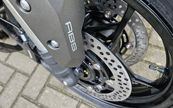 Neufahrzeug Kawasaki Ninja ZX-4RR - Bild 10