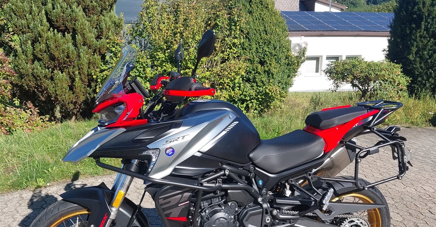 Zum Vergrößern bitte anklicken! Angebot QJ Motor SRT 900 SX