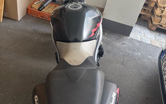 Gebrauchtmotorrad Suzuki GSR 600 - Bild 6 Gebrauchtmotorrad Suzuki GSR 600 - Bild 6
