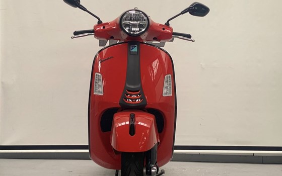 Gebrauchtmotorrad Vespa GTS 125 Super Sport - Bild 4