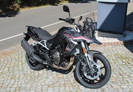 Neumotorrad Suzuki V-Strom 800