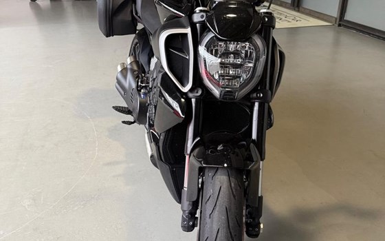Gebrauchtmotorrad Ducati Diavel V4 - Bild 2