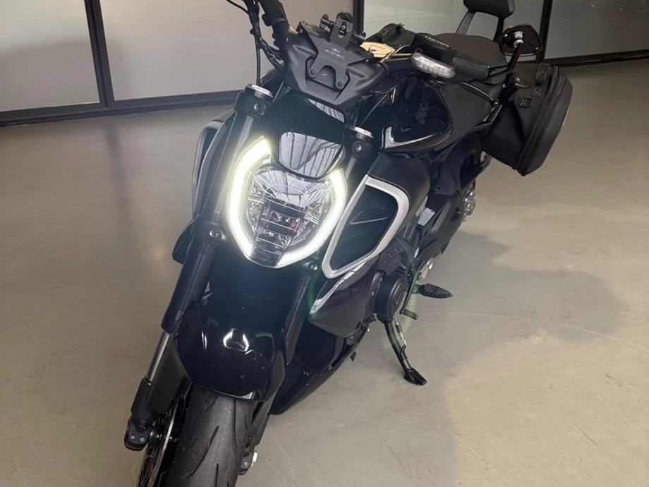 Angebot Ducati Diavel V4 Bild 5: Angebot Ducati Diavel V4