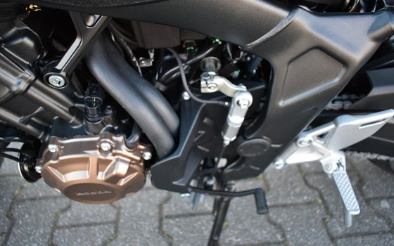 Gebrauchtmotorrad Honda CB650R E-Clutch - Bild 5