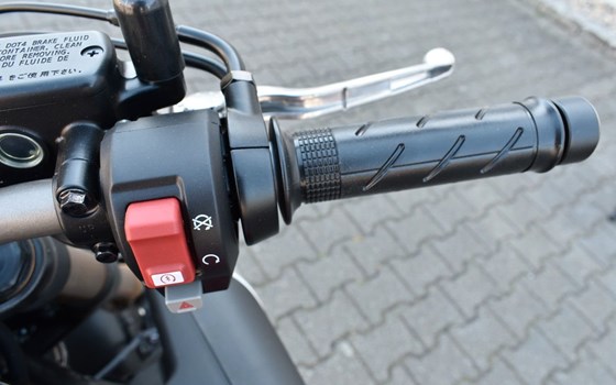 Gebrauchtmotorrad Honda CB650R E-Clutch - Bild 9