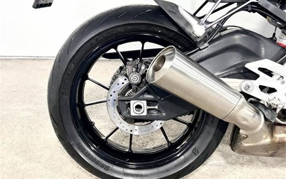 Gebrauchtmotorrad BMW S 1000 R - Bild 15 Gebrauchtmotorrad BMW S 1000 R - Bild 15