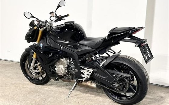 Gebrauchtmotorrad BMW S 1000 R - Bild 3 Gebrauchtmotorrad BMW S 1000 R - Bild 3