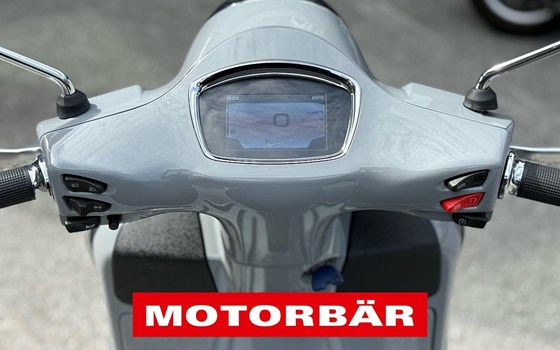 Gebrauchtmotorrad Vespa GTS 300 hpe Super Tech - Bild 7 Gebrauchtmotorrad Vespa GTS 300 hpe Super Tech - Bild 7