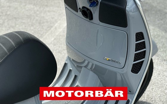 Gebrauchtmotorrad Vespa GTS 300 hpe Super Tech - Bild 8 Gebrauchtmotorrad Vespa GTS 300 hpe Super Tech - Bild 8