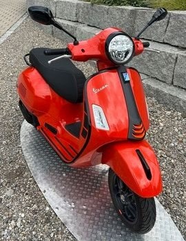 Gebrauchtmotorrad Vespa GTS 125 Super Sport - Bild 4