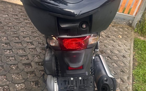 Gebrauchtmotorrad Honda SH300i - Bild 10 Gebrauchtmotorrad Honda SH300i - Bild 10