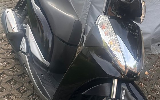 Gebrauchtmotorrad Honda SH300i - Bild 8 Gebrauchtmotorrad Honda SH300i - Bild 8