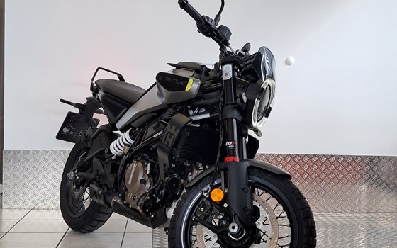 Gebrauchtmotorrad Husqvarna Svartpilen 125 - Bild 6 Gebrauchtmotorrad Husqvarna Svartpilen 125 - Bild 6