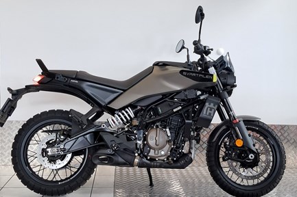 Husqvarna Svartpilen 125