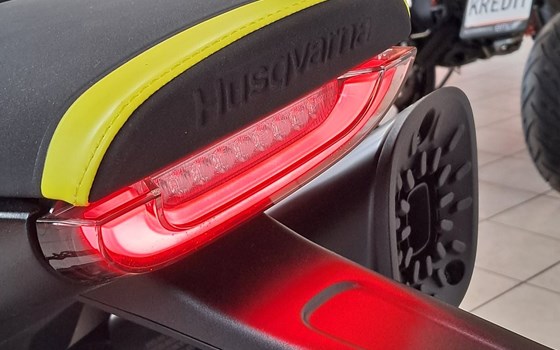 Gebrauchtmotorrad Husqvarna Vitpilen 801 - Bild 10 Gebrauchtmotorrad Husqvarna Vitpilen 801 - Bild 10