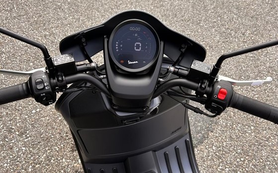 Neufahrzeug Vespa GTV 310 - Bild 7