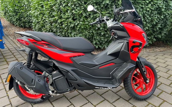 Neufahrzeug Aprilia SR GT Sport 125 - Bild 2
