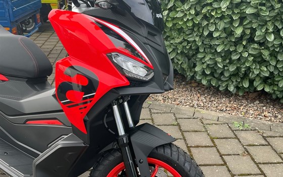 Neufahrzeug Aprilia SR GT Sport 125 - Bild 4