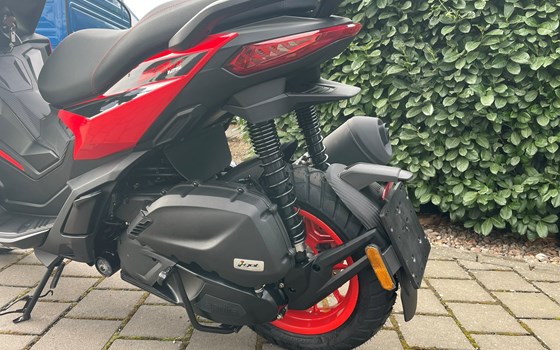 Neufahrzeug Aprilia SR GT Sport 125 - Bild 5