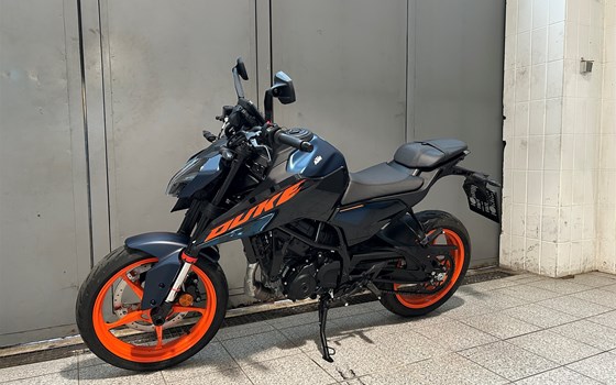 Gebrauchtmotorrad KTM 125 Duke - Bild 1 Gebrauchtmotorrad KTM 125 Duke - Bild 1