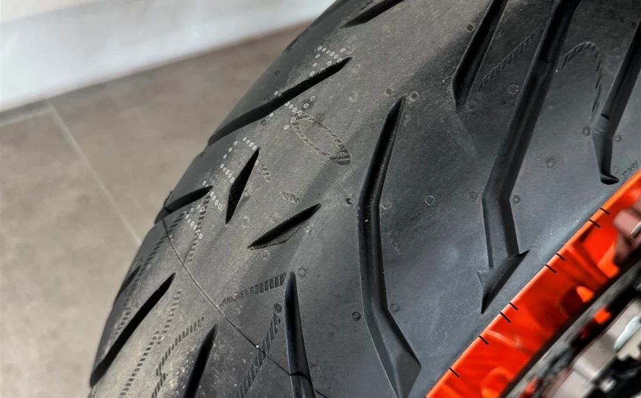 Angebot KTM 690 Duke R Bild 6: Angebot KTM 690 Duke R