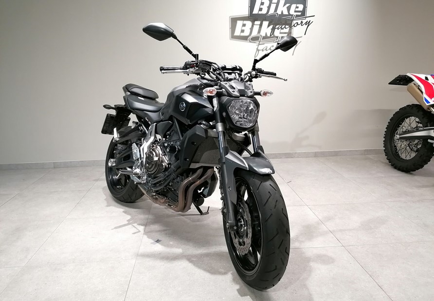 Yamaha MT-07 (matt grau)