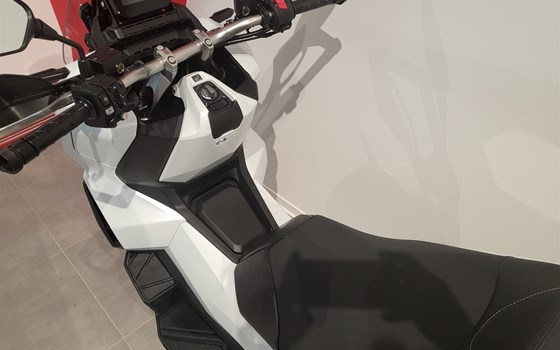 Gebrauchtmotorrad Honda ADV350 - Bild 18