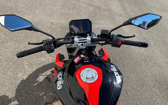 Gebrauchtmotorrad Aprilia Tuono 457 - Bild 5