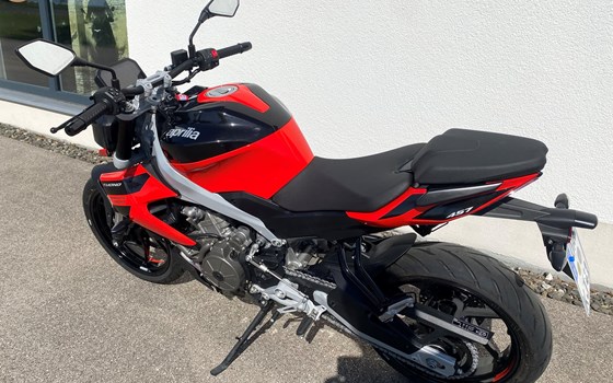 Gebrauchtmotorrad Aprilia Tuono 457 - Bild 3