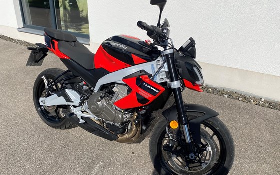 Gebrauchtmotorrad Aprilia Tuono 457 - Bild 1