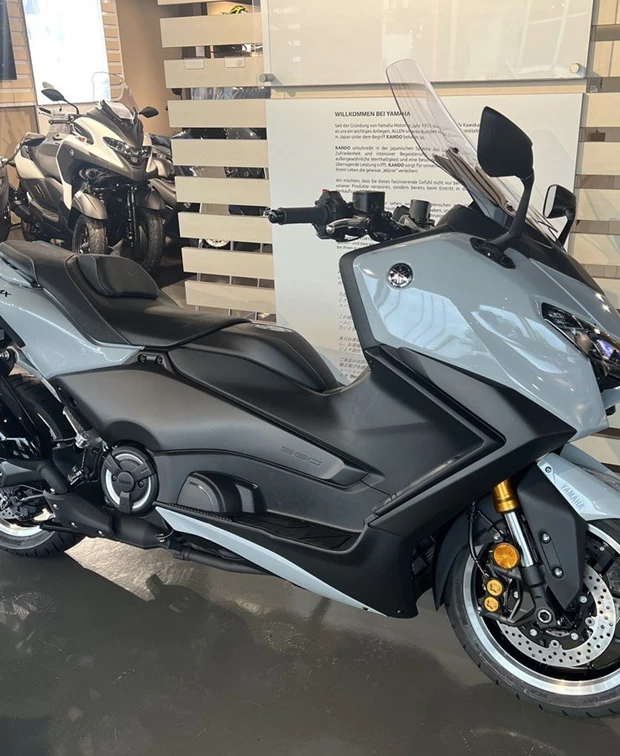 Yamaha TMAX Tech MAX