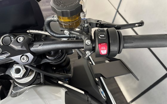 Gebrauchtmotorrad BMW M 1000 R - Bild 9