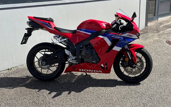 Gebrauchtmotorrad Honda CBR600RR - Bild 3 Gebrauchtmotorrad Honda CBR600RR - Bild 3