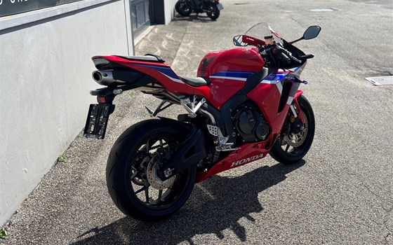Gebrauchtmotorrad Honda CBR600RR - Bild 4 Gebrauchtmotorrad Honda CBR600RR - Bild 4