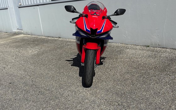 Gebrauchtmotorrad Honda CBR600RR - Bild 6 Gebrauchtmotorrad Honda CBR600RR - Bild 6