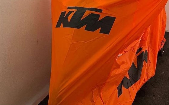 Gebrauchtmotorrad KTM 1290 Super Duke RR - Bild 4 Gebrauchtmotorrad KTM 1290 Super Duke RR - Bild 4