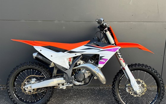 Gebrauchtmotorrad KTM 125 SX - Bild 1 Gebrauchtmotorrad KTM 125 SX - Bild 1