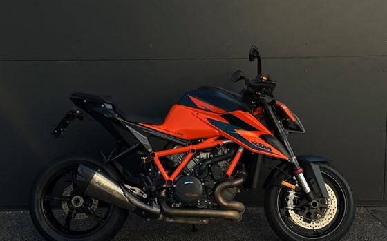 Gebrauchtmotorrad KTM 1290 Super Duke R - Bild 1 Gebrauchtmotorrad KTM 1290 Super Duke R - Bild 1