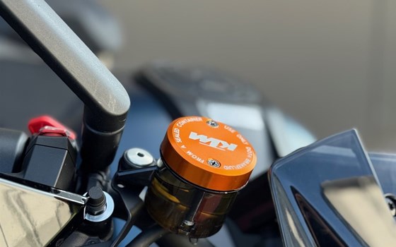 Gebrauchtmotorrad KTM 1290 Super Duke R - Bild 5 Gebrauchtmotorrad KTM 1290 Super Duke R - Bild 5