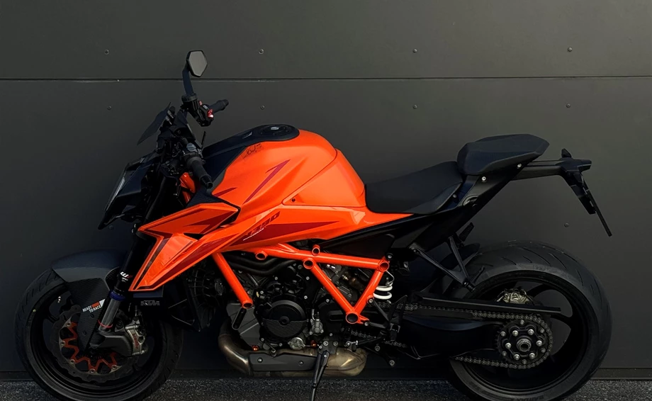 Angebot KTM 1390 Super Duke R EVO Bild 2: Angebot KTM 1390 Super Duke R EVO