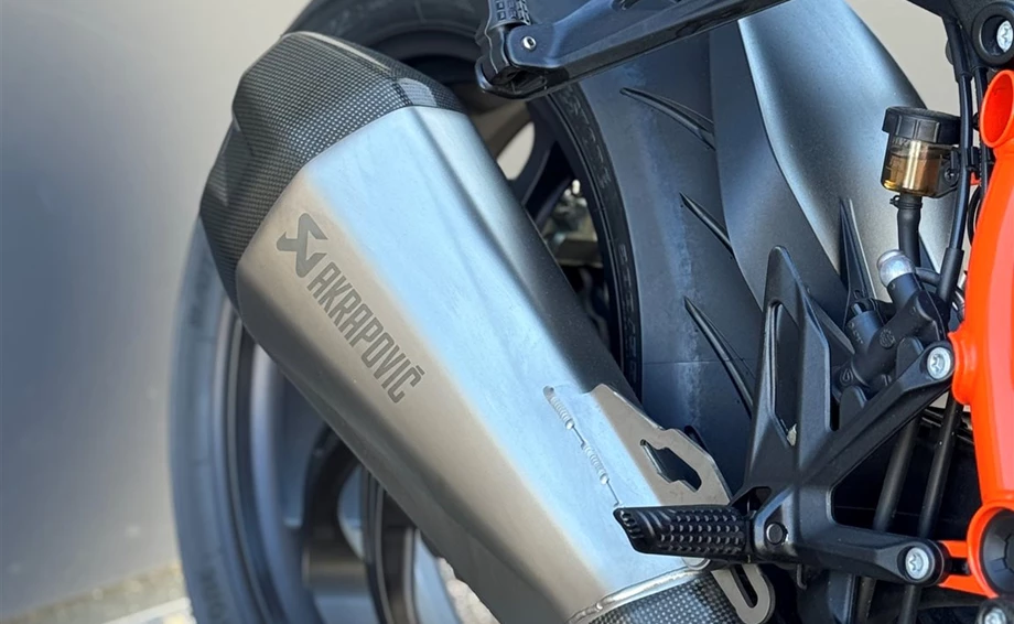 Angebot KTM 1390 Super Duke R EVO Bild 5: Angebot KTM 1390 Super Duke R EVO