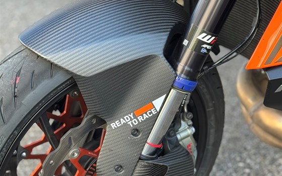Gebrauchtmotorrad KTM 1390 Super Duke R EVO - Bild 7 Gebrauchtmotorrad KTM 1390 Super Duke R EVO - Bild 7